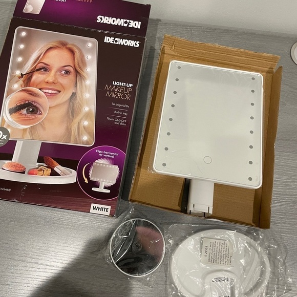 Ideaworks Light Up Make Up Mirror - White - Picture 4 of 4